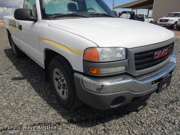 image for item DG5998 2005 GMC Sierra 1500  pickup truck