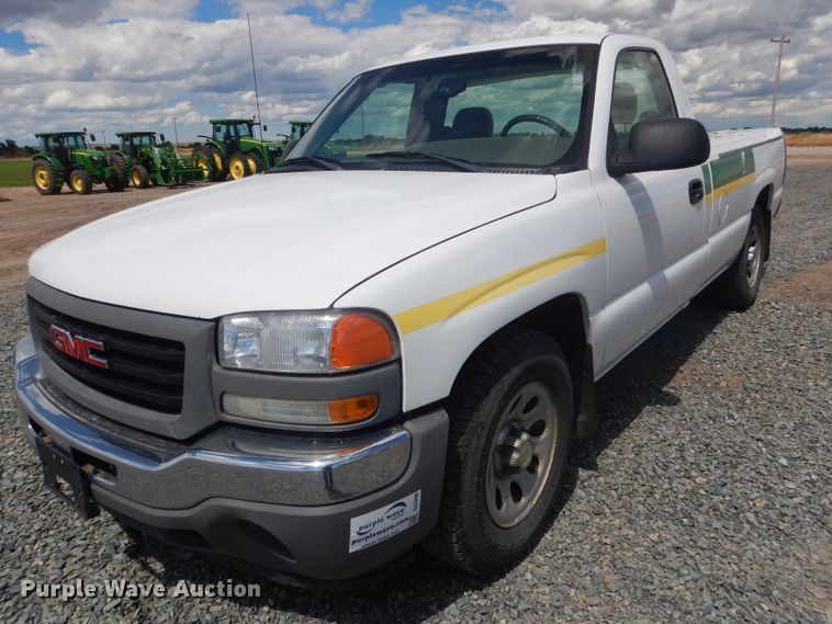 image for item DG5998 2005 GMC Sierra 1500  pickup truck