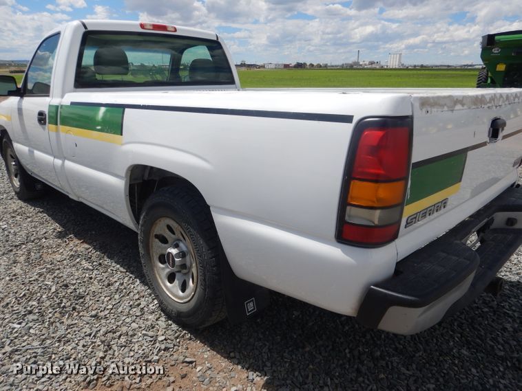 image for item DG5998 2005 GMC Sierra 1500  pickup truck