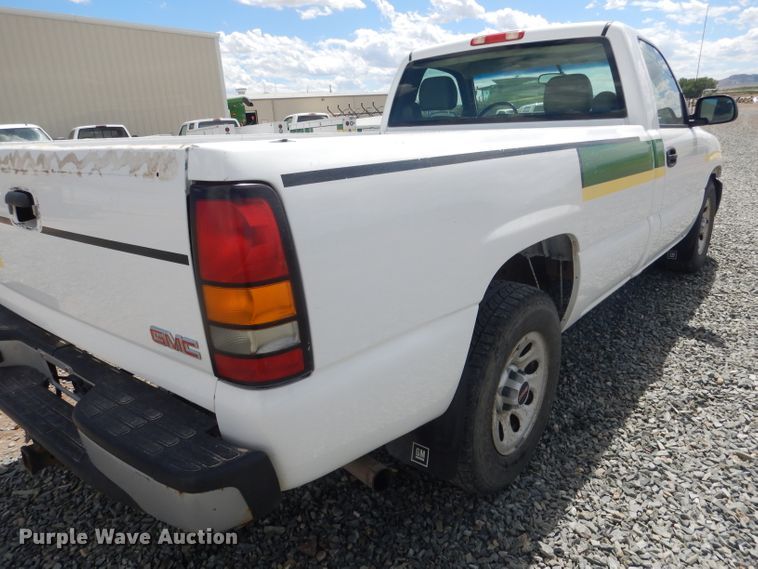 image for item DG5998 2005 GMC Sierra 1500  pickup truck