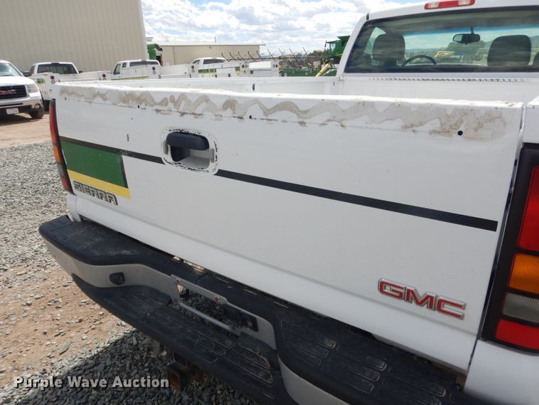 image for item DG5998 2005 GMC Sierra 1500  pickup truck