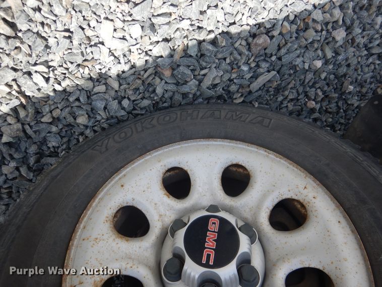 image for item DG5998 2005 GMC Sierra 1500  pickup truck