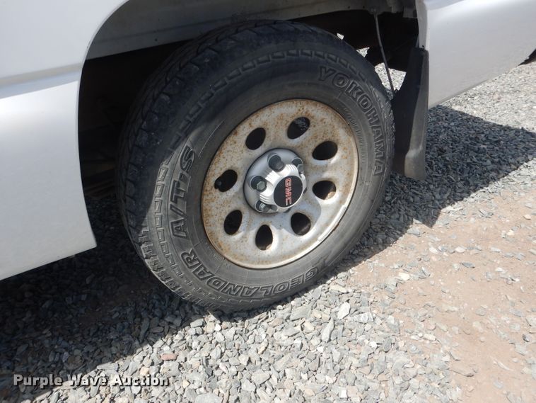 image for item DG5998 2005 GMC Sierra 1500  pickup truck