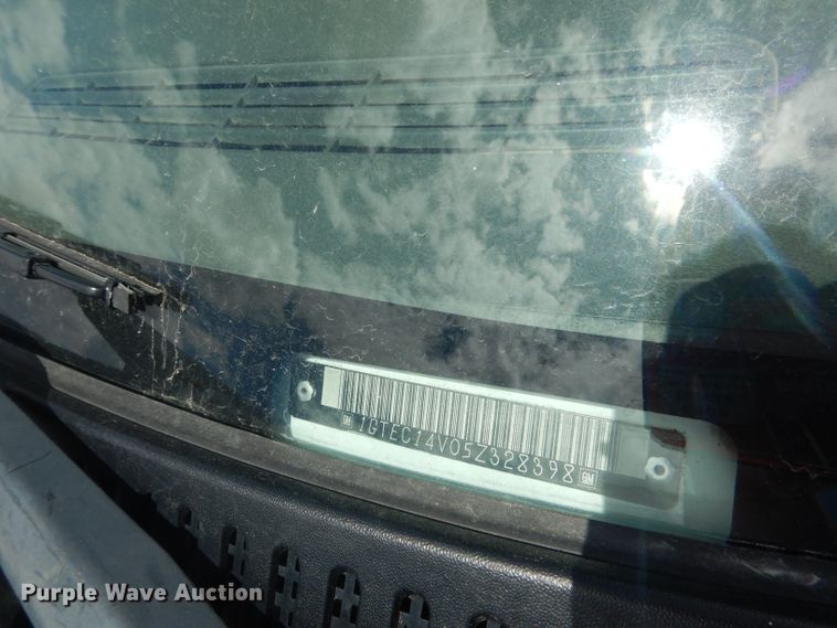 image for item DG5998 2005 GMC Sierra 1500  pickup truck