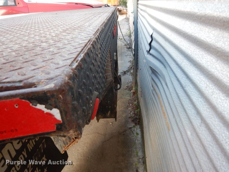 image for item DG6796 2004 Ford F350 Super Duty  Crew Cab flatbed pickup truck