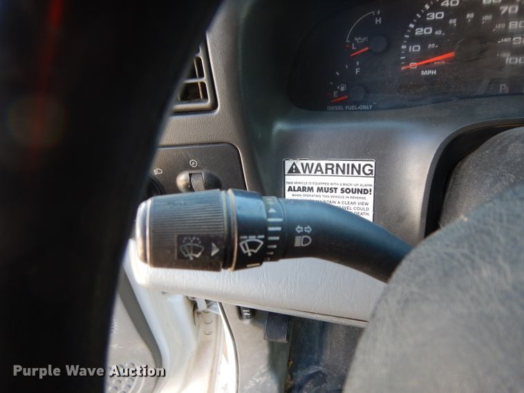 image for item DG6796 2004 Ford F350 Super Duty  Crew Cab flatbed pickup truck