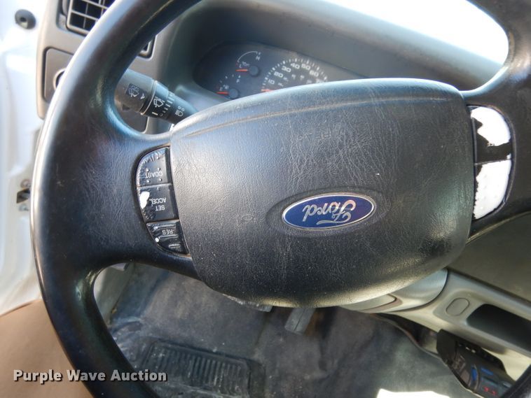 image for item DG6796 2004 Ford F350 Super Duty  Crew Cab flatbed pickup truck