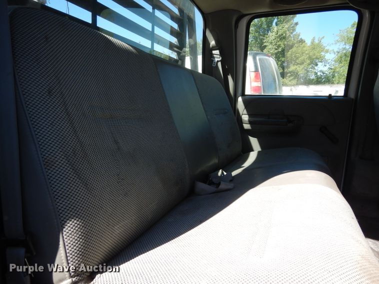 image for item DG6796 2004 Ford F350 Super Duty  Crew Cab flatbed pickup truck