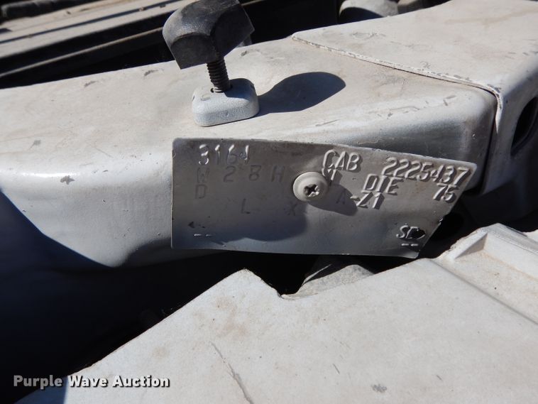 image for item DG6796 2004 Ford F350 Super Duty  Crew Cab flatbed pickup truck