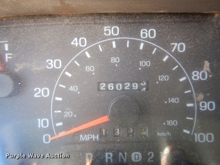 image for item DG6798 2000 Ford F550 Super Duty  utility bed truck