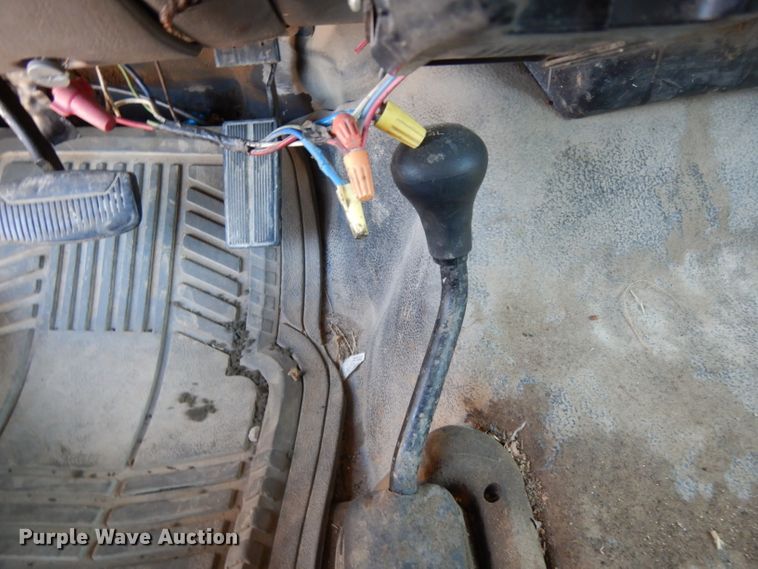 image for item DG6798 2000 Ford F550 Super Duty  utility bed truck