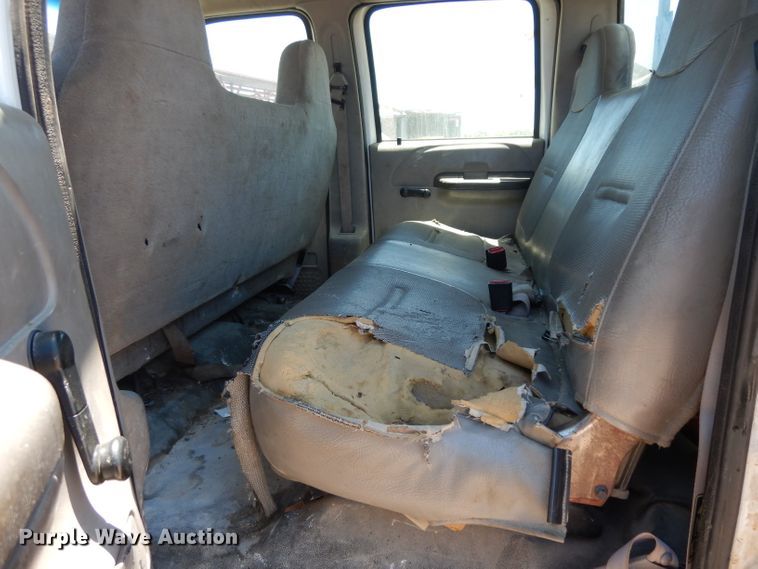 image for item DG6798 2000 Ford F550 Super Duty  utility bed truck