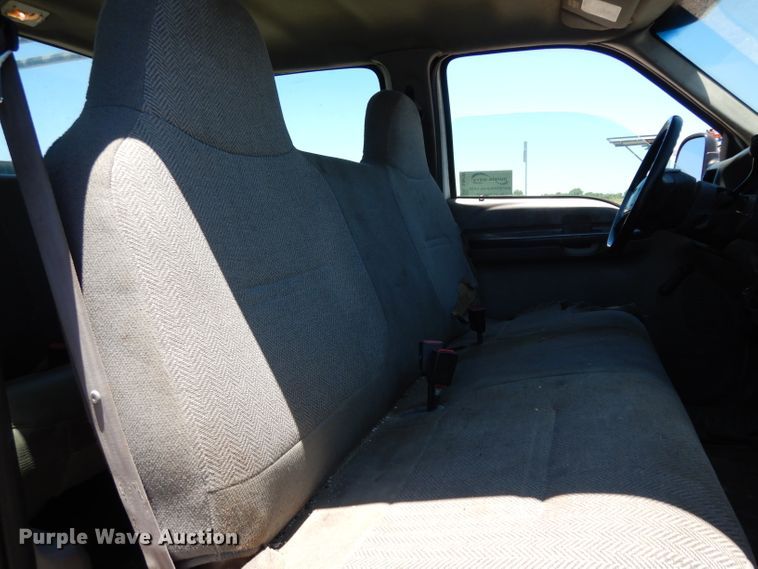 image for item DG6798 2000 Ford F550 Super Duty  utility bed truck