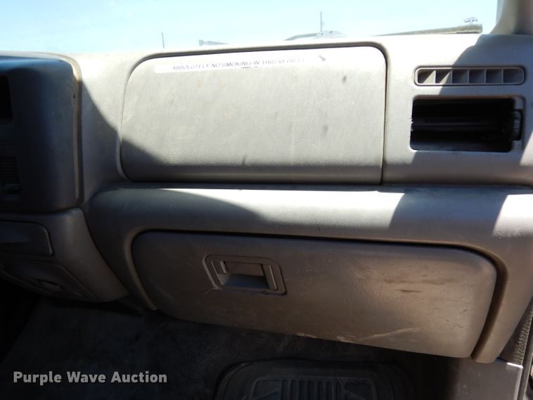 image for item DG6798 2000 Ford F550 Super Duty  utility bed truck