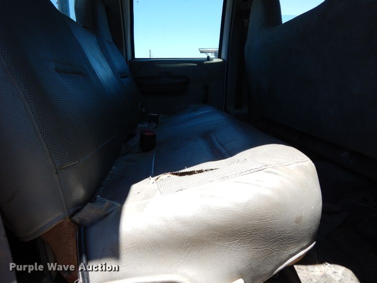 image for item DG6798 2000 Ford F550 Super Duty  utility bed truck