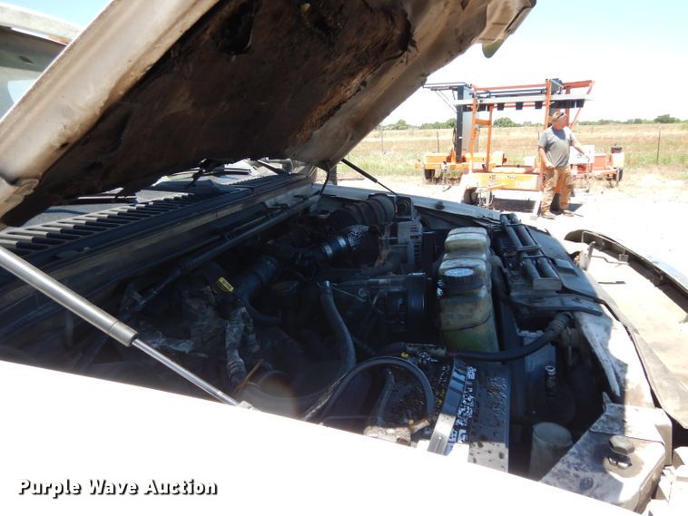 image for item DG6798 2000 Ford F550 Super Duty  utility bed truck