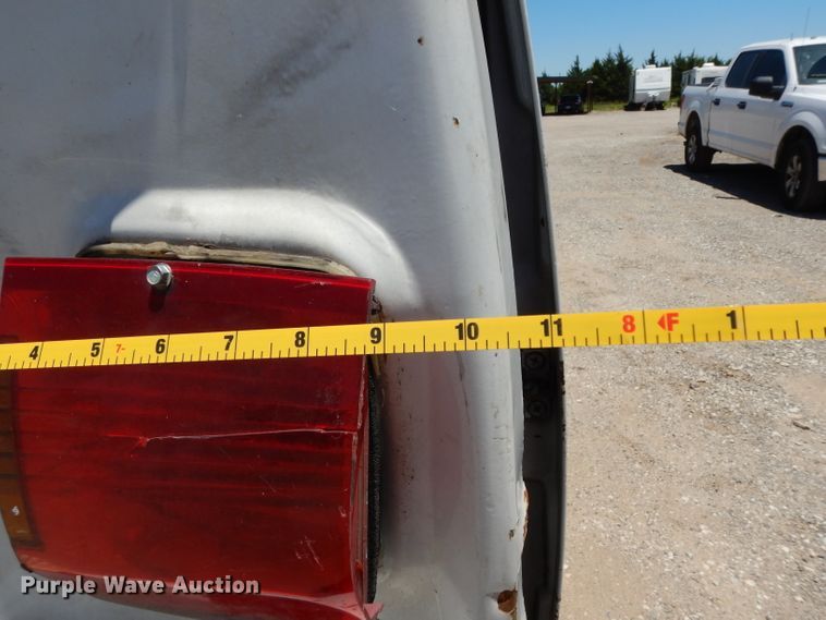 image for item DG6798 2000 Ford F550 Super Duty  utility bed truck