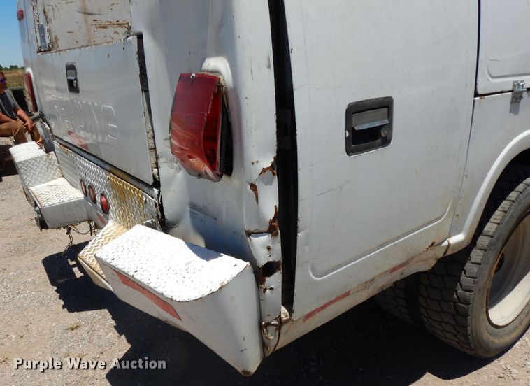 image for item DG6798 2000 Ford F550 Super Duty  utility bed truck