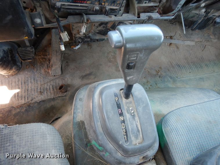 image for item DG6801 1999 Isuzu NPR  flatbed truck