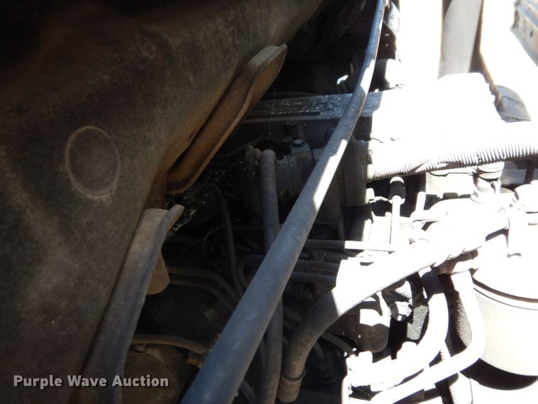 image for item DG6801 1999 Isuzu NPR  flatbed truck