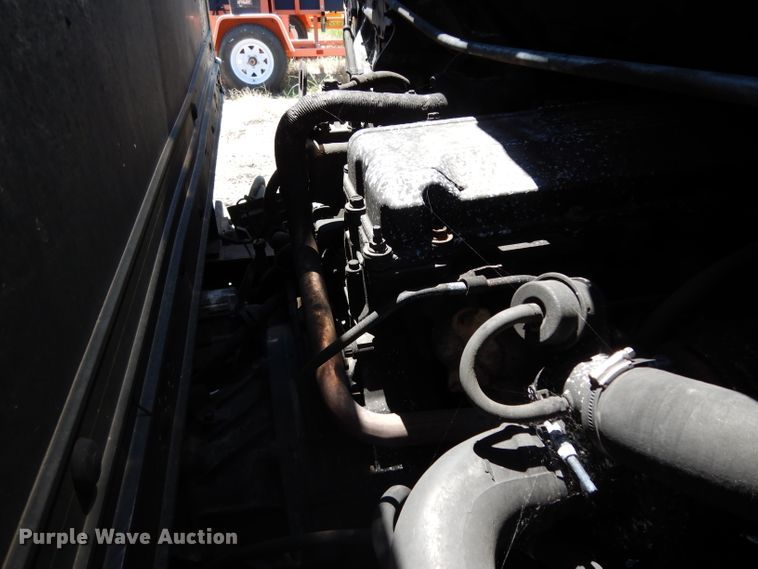 image for item DG6801 1999 Isuzu NPR  flatbed truck