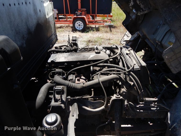 image for item DG6801 1999 Isuzu NPR  flatbed truck