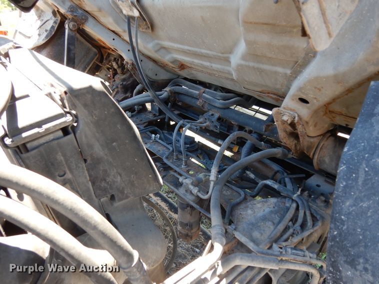 image for item DG6801 1999 Isuzu NPR  flatbed truck