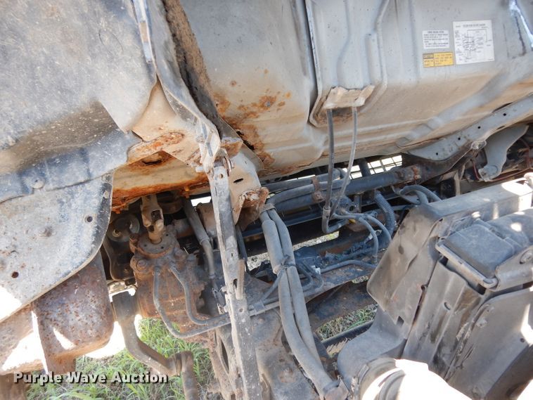 image for item DG6801 1999 Isuzu NPR  flatbed truck