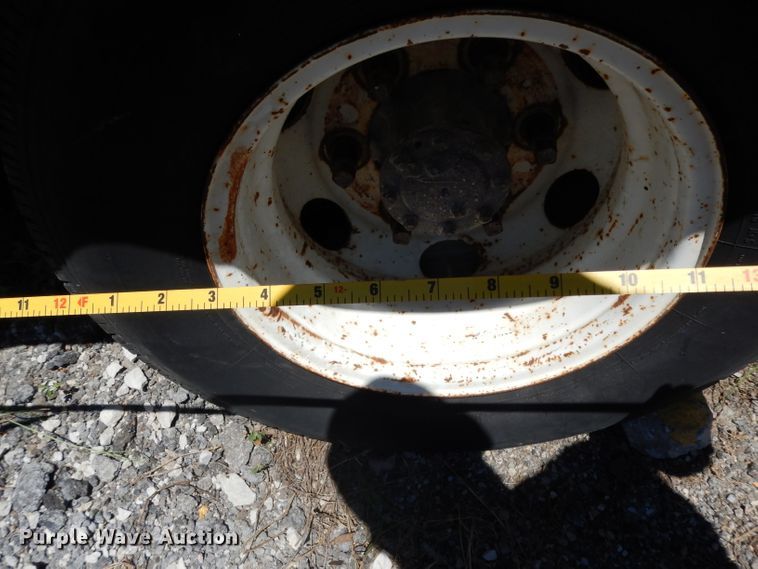 image for item DG6801 1999 Isuzu NPR  flatbed truck