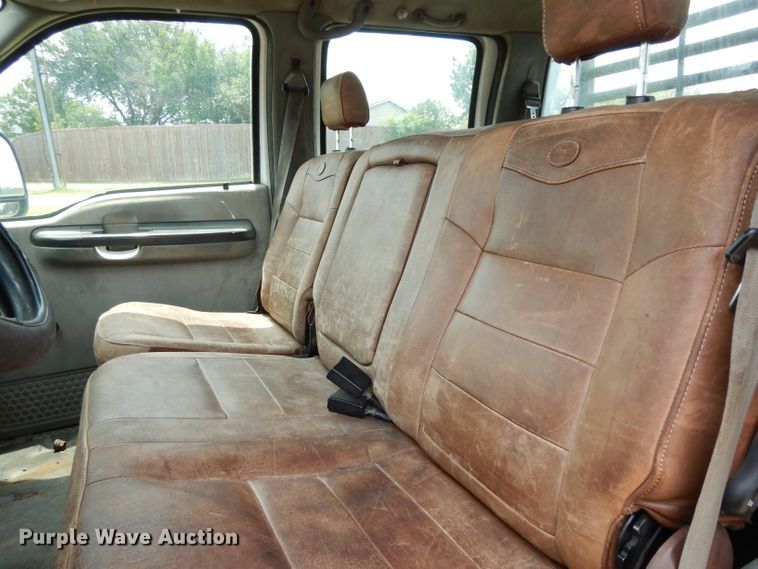 image for item DG6805 2002 Ford F350 Super Duty  Crew Cab flatbed pickup truck