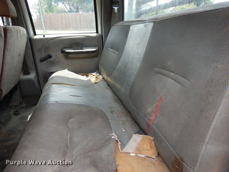 image for item DG6805 2002 Ford F350 Super Duty  Crew Cab flatbed pickup truck