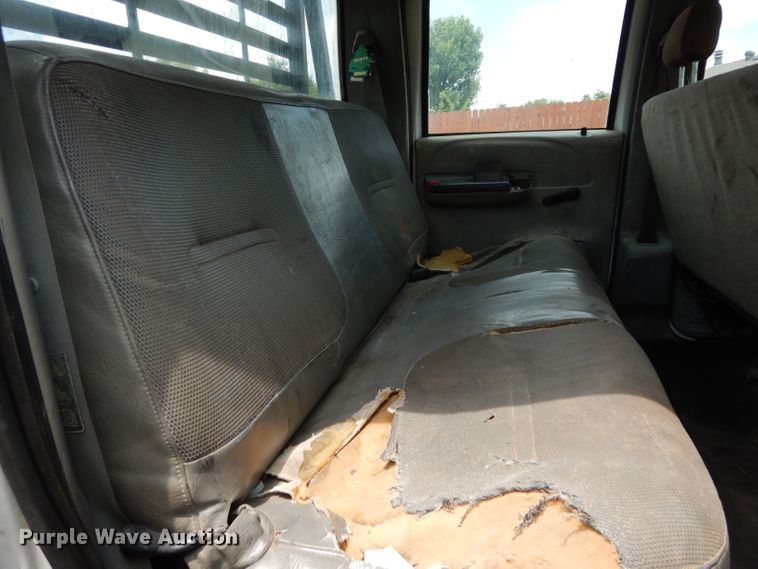 image for item DG6805 2002 Ford F350 Super Duty  Crew Cab flatbed pickup truck