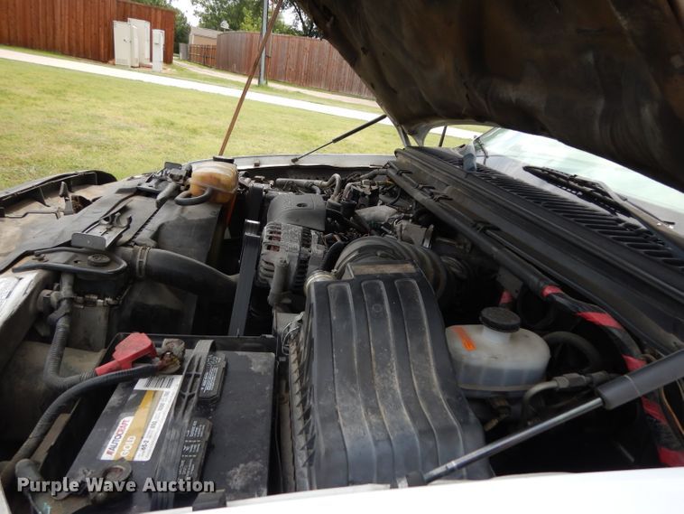 image for item DG6805 2002 Ford F350 Super Duty  Crew Cab flatbed pickup truck