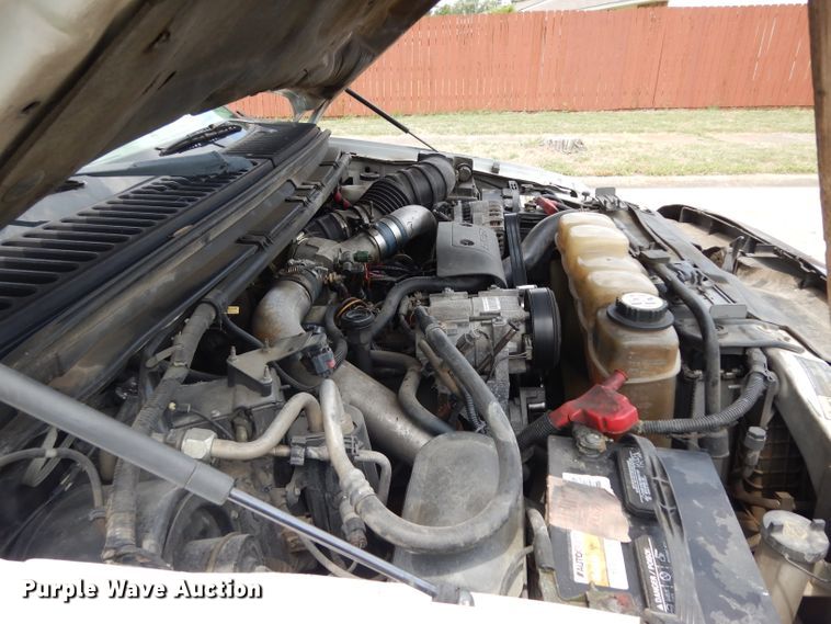 image for item DG6805 2002 Ford F350 Super Duty  Crew Cab flatbed pickup truck