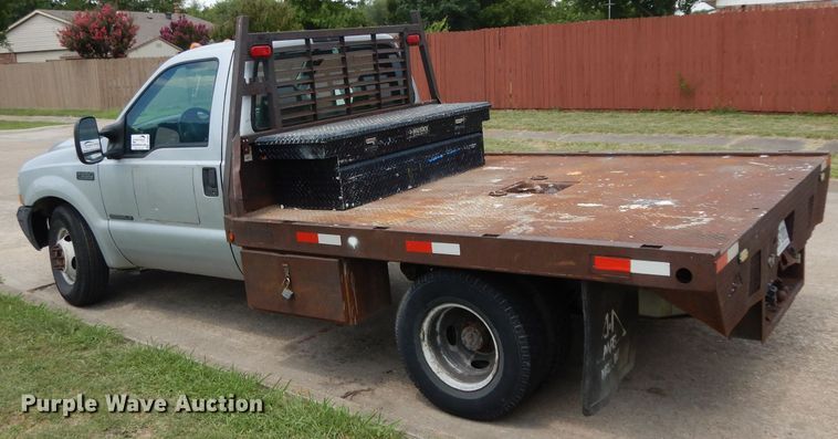 image for item DG6806 2002 Ford F350 Super Duty  flatbed pickup truck