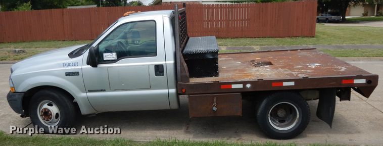 image for item DG6806 2002 Ford F350 Super Duty  flatbed pickup truck
