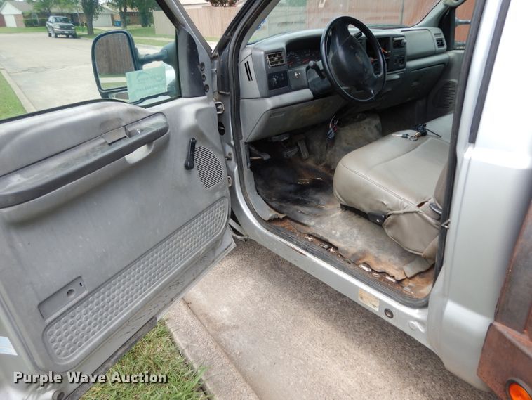 image for item DG6806 2002 Ford F350 Super Duty  flatbed pickup truck