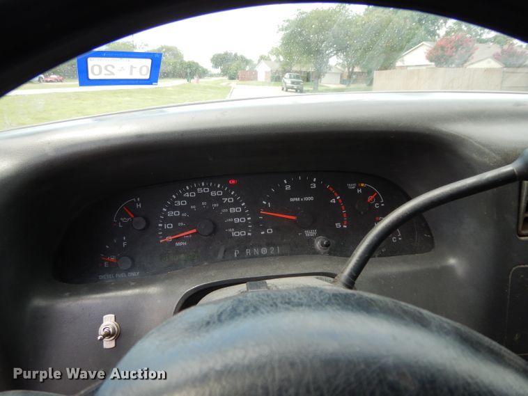 image for item DG6806 2002 Ford F350 Super Duty  flatbed pickup truck