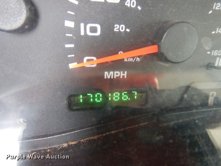 image for item DG6806 2002 Ford F350 Super Duty  flatbed pickup truck