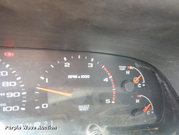 image for item DG6806 2002 Ford F350 Super Duty  flatbed pickup truck