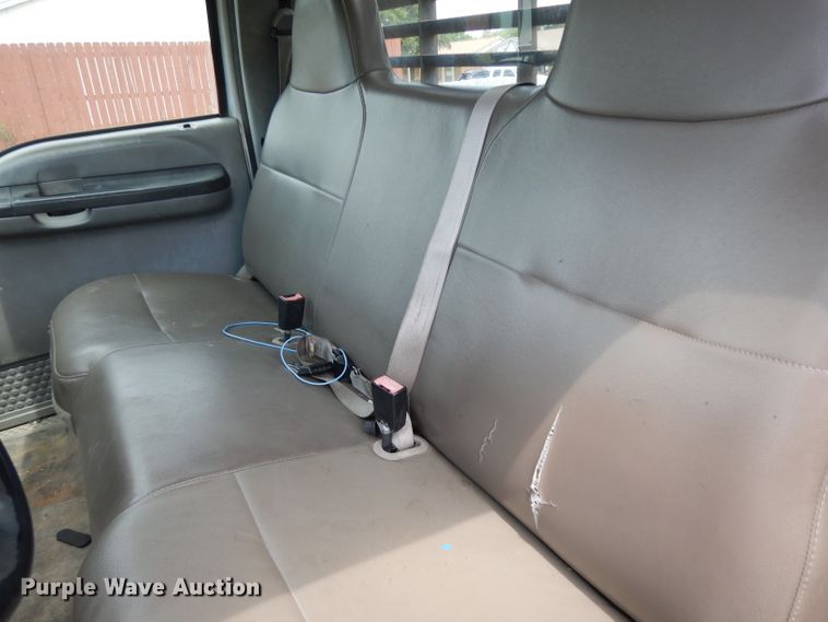 image for item DG6806 2002 Ford F350 Super Duty  flatbed pickup truck