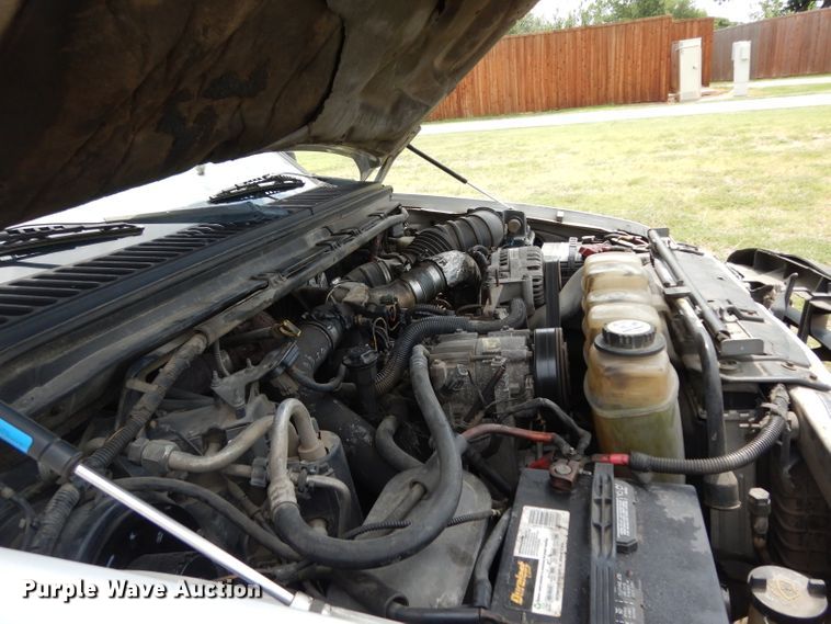 image for item DG6806 2002 Ford F350 Super Duty  flatbed pickup truck