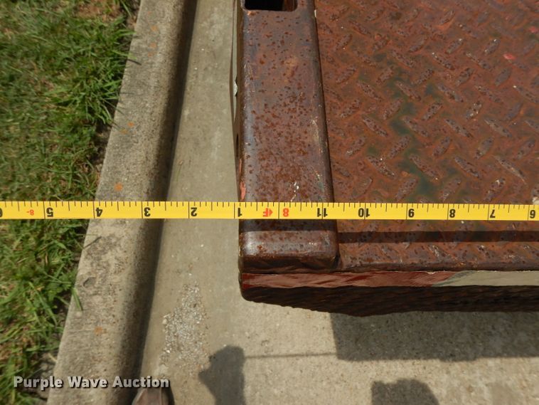 image for item DG6806 2002 Ford F350 Super Duty  flatbed pickup truck