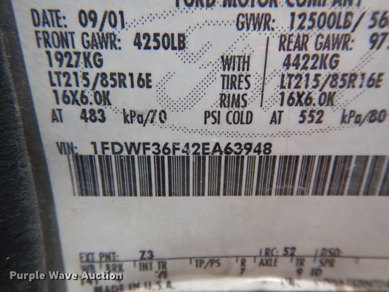 image for item DG6806 2002 Ford F350 Super Duty  flatbed pickup truck