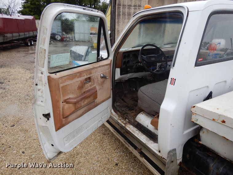 image for item DG7836 1989 GMC R3500  tow truck