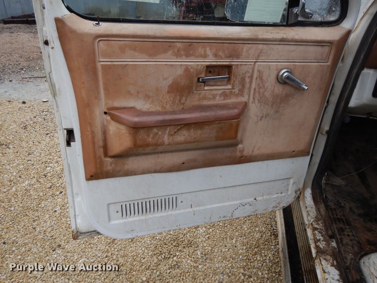 image for item DG7836 1989 GMC R3500  tow truck