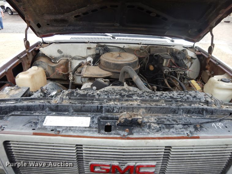 image for item DG7836 1989 GMC R3500  tow truck