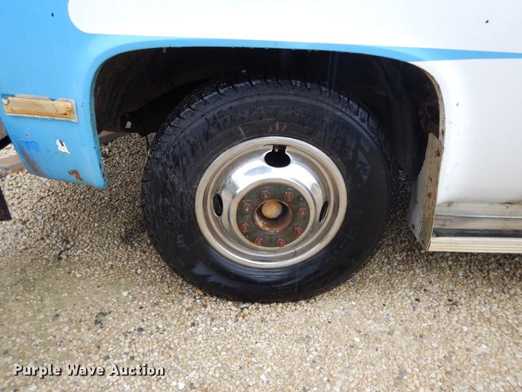 image for item DG7836 1989 GMC R3500  tow truck