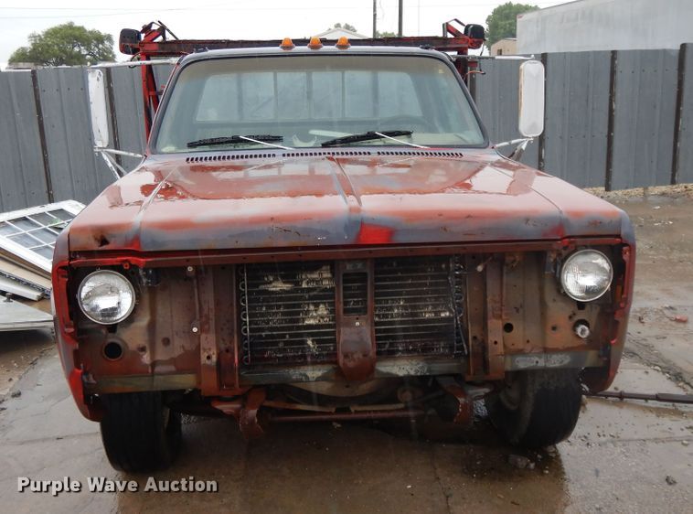 image for item DG7837 1975 GMC  tow truck