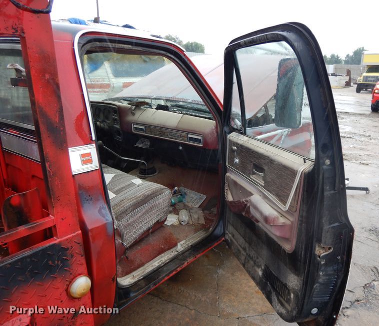 image for item DG7837 1975 GMC  tow truck